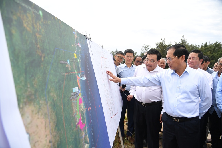 Phó Thủ tướng Bùi Thanh Sơn làm việc với tỉnh Khánh Hòa về các nhà máy điện hạt nhân- Ảnh 1.
