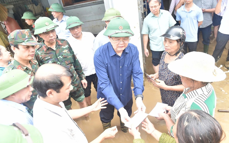 Tỉnh Nghệ An dành ưu tiên cao nhất hỗ trợ người dân vùng ngập lụt