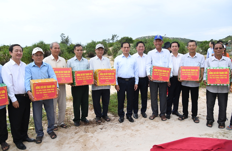 Phó Thủ tướng Bùi Thanh Sơn làm việc với tỉnh Khánh Hòa về các nhà máy điện hạt nhân- Ảnh 3.