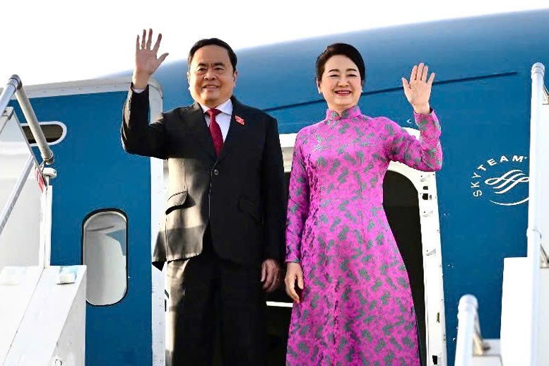 Chủ tịch Quốc hội Trần Thanh Mẫn và Phu nhân tới Rabat, bắt đầu chuyến thăm chính thức Vương quốc Morocco- Ảnh 1.