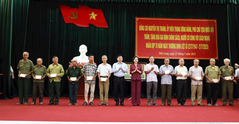 Lãnh đạo Đảng, Nhà nước, Quốc hội tri ân gia đình chính sách, người có công ở nhiều địa phương- Ảnh 8.