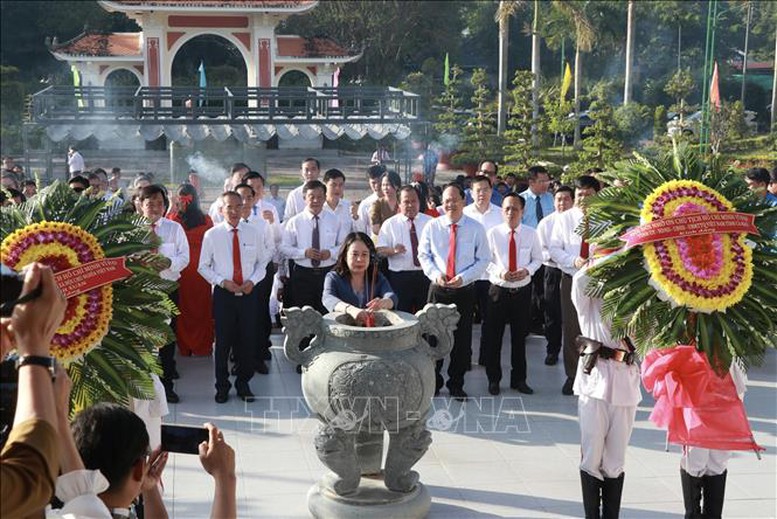 Lãnh đạo Đảng, Nhà nước, Quốc hội tri ân gia đình chính sách, người có công ở nhiều địa phương- Ảnh 3.