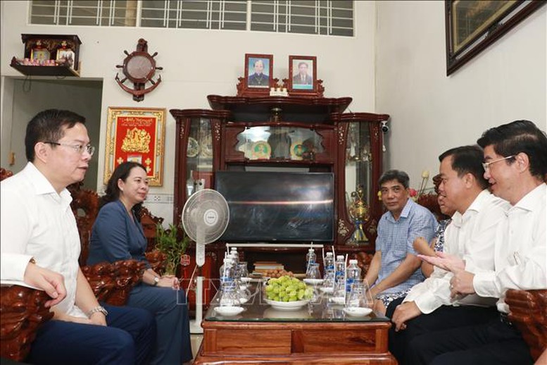 Lãnh đạo Đảng, Nhà nước, Quốc hội tri ân gia đình chính sách, người có công ở nhiều địa phương- Ảnh 2.