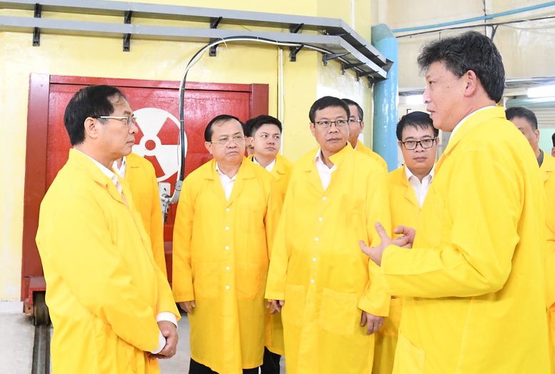 Phó Thủ tướng Bùi Thanh Sơn thăm, làm việc với Viện Nghiên cứu hạt nhân- Ảnh 1.