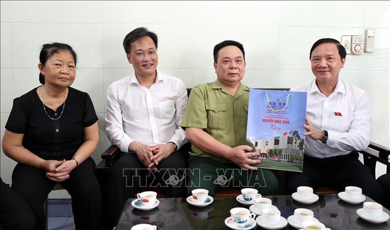 Lãnh đạo Đảng, Nhà nước, Quốc hội tri ân gia đình chính sách, người có công ở nhiều địa phương- Ảnh 9.
