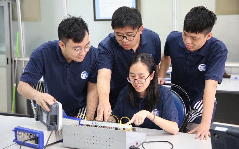 Trường Đại học Công nghệ (ĐHQGHN) công bố điểm sàn 2025: Thấp nhất 22 điểm