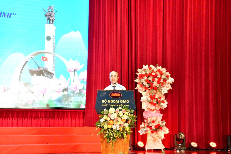 Nuôi dưỡng tình yêu quê hương và khát vọng đóng góp cho đất nước trong kiều bào trẻ- Ảnh 2.