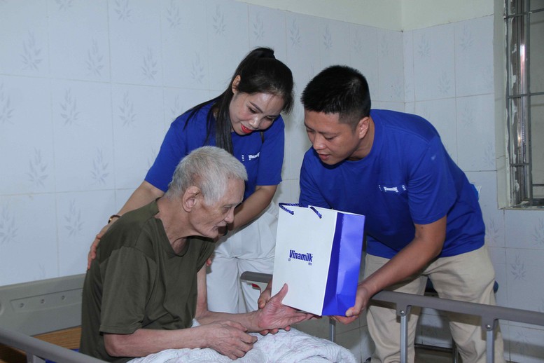 Vinamilk tri ân thế hệ đi trước bằng nghệ thuật và tình cảm- Ảnh 4.