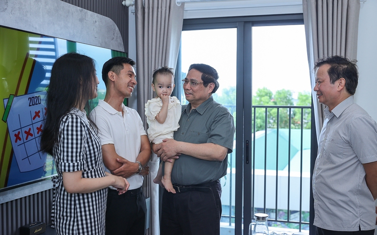 Thủ tướng thăm cây cầu mới qua sông Hương và dự án nhà ở xã hội tại Huế