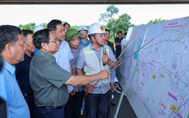 Thủ tướng kiểm tra 3 dự án cao tốc, sân bay, cảng biển trọng điểm tại Quảng Trị