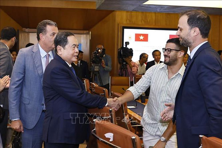 Chủ tịch Quốc hội dự tọa đàm về chính sách thúc đẩy hợp tác Việt Nam - Morocco- Ảnh 1.