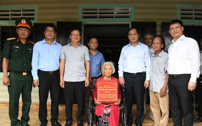 Phó Thủ tướng Bùi Thanh Sơn tri ân người có công tại TP. Huế nhân dịp 27/7