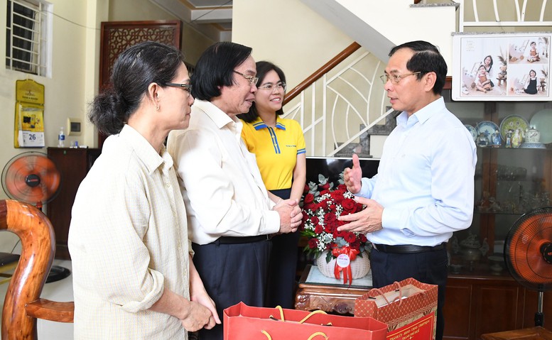 Phó Thủ tướng Bùi Thanh Sơn tri ân người có công tại TP. Huế nhân dịp 27/7- Ảnh 3.