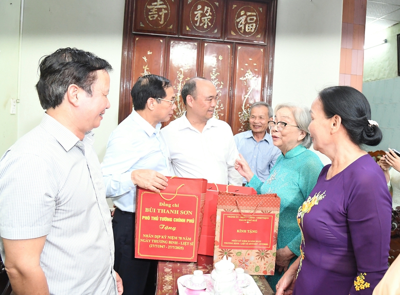 Phó Thủ tướng Bùi Thanh Sơn tri ân người có công tại TP. Huế nhân dịp 27/7- Ảnh 4.