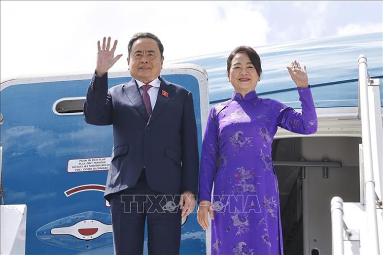 Chủ tịch Quốc hội đến Thụy Sĩ, bắt đầu tham dự Hội nghị các Chủ tịch Quốc hội Thế giới lần thứ 6- Ảnh 1.