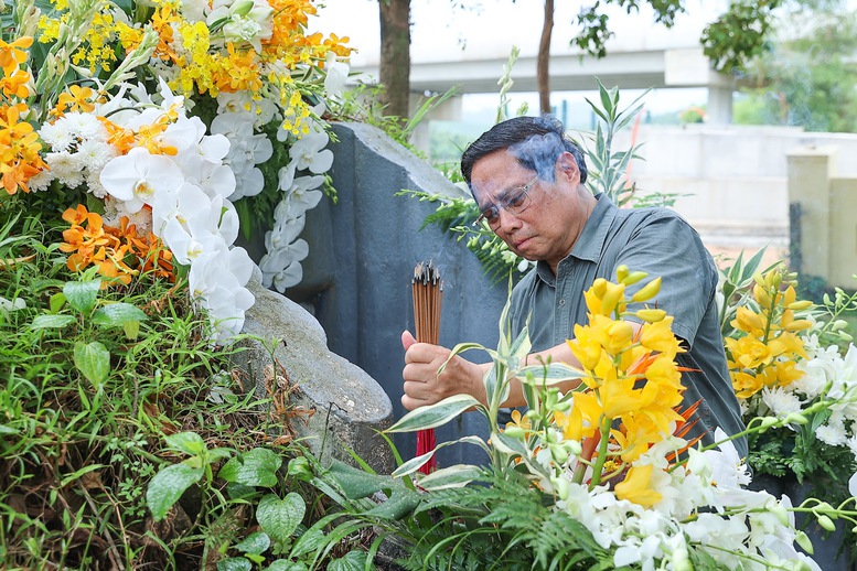 Thủ tướng tưởng nhớ, tri ân Chủ tịch Hồ Chí Minh và các Anh hùng liệt sĩ tại Quảng Trị- Ảnh 5.