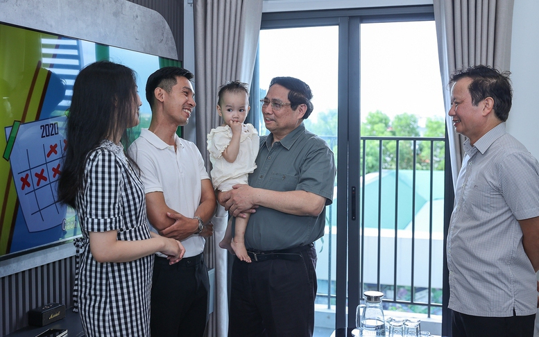 Thủ tướng thăm cầu mới qua sông Hương và dự án nhà ở xã hội tại Huế