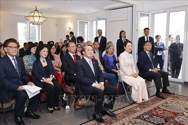 Chủ tịch Quốc hội Trần Thanh Mẫn gặp gỡ cộng đồng người Việt Nam tại Thụy Sĩ- Ảnh 2.