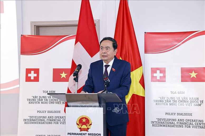 Chủ tịch Quốc hội dự tọa đàm về xây dựng, vận hành Trung tâm tài chính quốc tế- Ảnh 1.