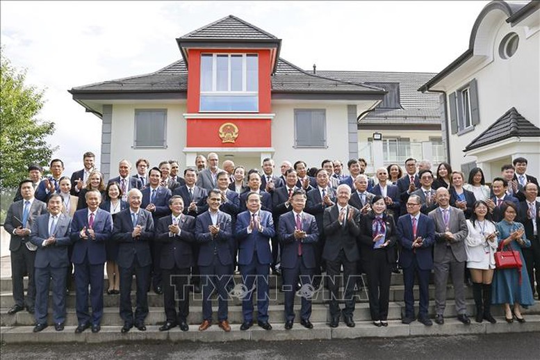 Chủ tịch Quốc hội dự tọa đàm về xây dựng, vận hành Trung tâm tài chính quốc tế- Ảnh 3.
