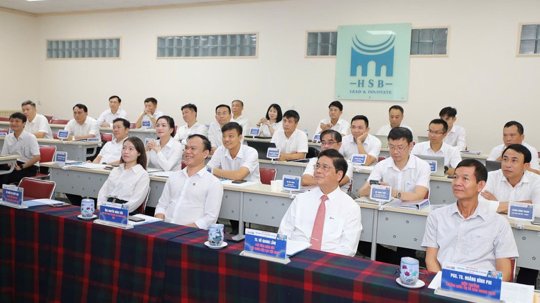 EVN tổ chức chương trình đào tạo cho cán bộ quản lý cấp 2 khu vực miền Bắc- Ảnh 1.