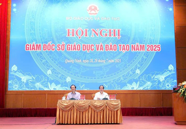Triển khai nhiều quyết sách lớn về giáo dục trong năm học mới, Bộ trưởng GD&ĐT quán triệt "làm nhanh, làm tốt"- Ảnh 1.
