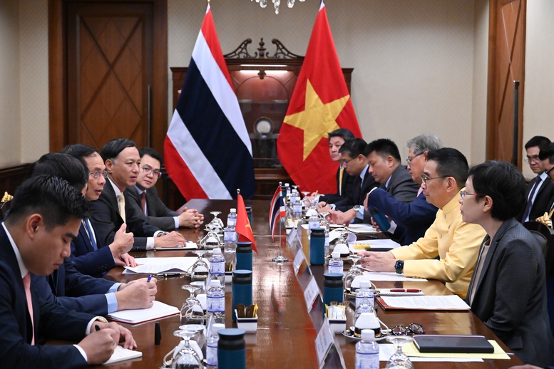 Phó Thủ tướng Bùi Thanh Sơn gặp Bộ trưởng Ngoại giao Thái Lan tại Bangkok- Ảnh 1.