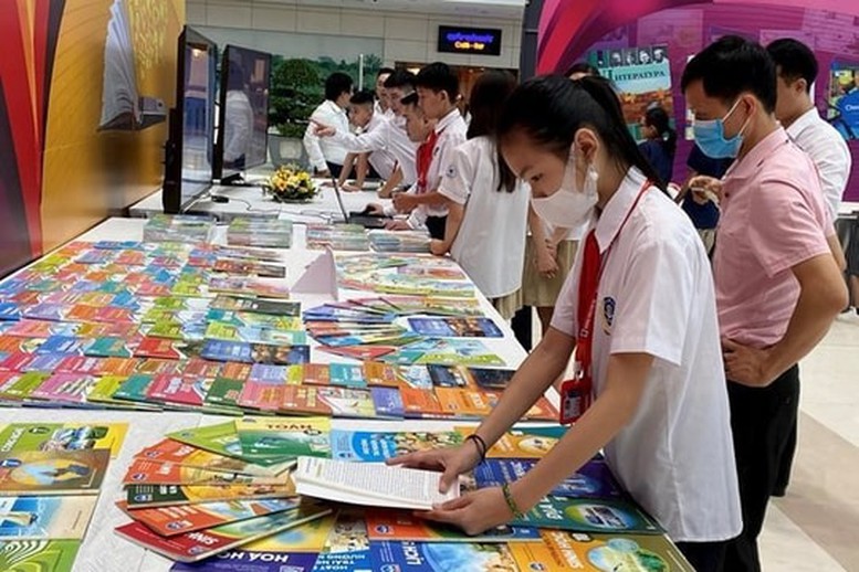Sách giáo khoa và tài liệu địa phương sẽ được điều chỉnh ra sao sau sáp nhập?- Ảnh 1.