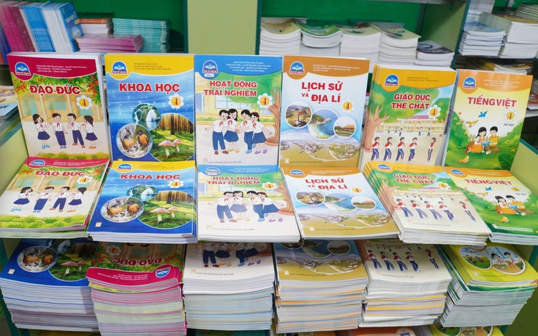 Sách giáo khoa và tài liệu địa phương sẽ được điều chỉnh ra sao sau sáp nhập?