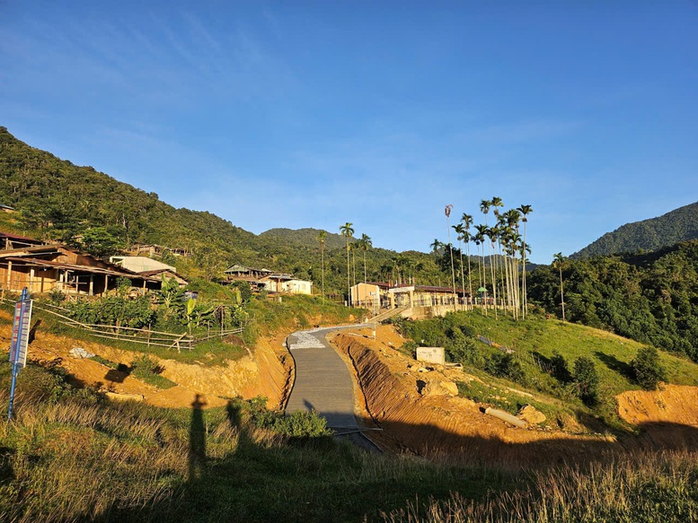 Gia Lai khẩn trương đầu tư xây dựng thêm trường nội trú cho 7 xã biên giới- Ảnh 1.