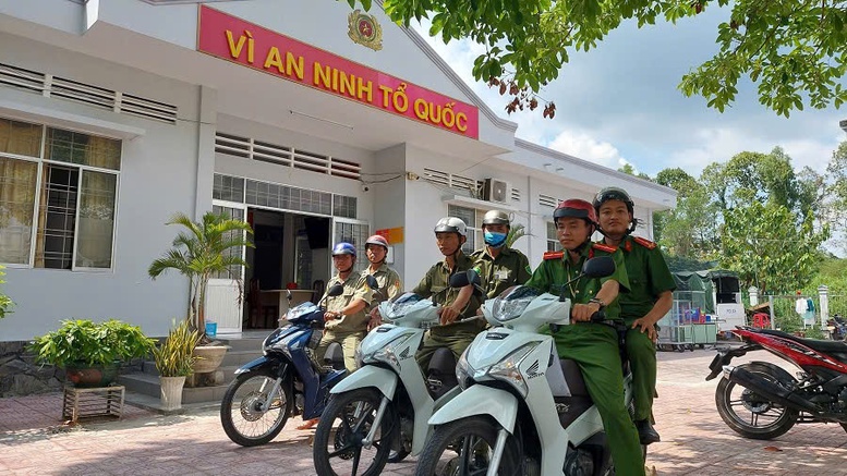 Không ngại khó, ngại khổ, bám sát địa bàn bảo vệ an ninh, trật tự- Ảnh 1.