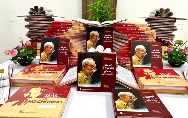 Ra mắt 2 cuốn sách tham khảo đặc biệt 'Bác là Hồ Chí Minh' và 'Bác Hồ ở Thái Lan'