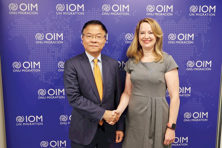 Phó Thủ tướng Chính phủ Lê Thành Long gặp bà Amy Pope, Tổng Giám đốc IOM