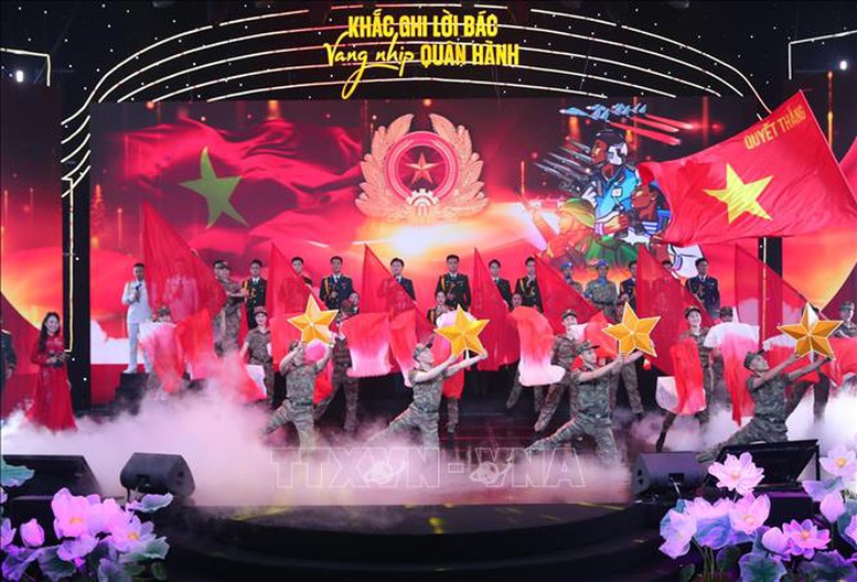Tổng Bí thư Tô Lâm dự giao lưu nghệ thuật 'Khắc ghi lời Bác - vang nhịp quân hành'- Ảnh 3. Chương trình nghệ thuật tại buổi giao lưu - Ảnh: TTXVN