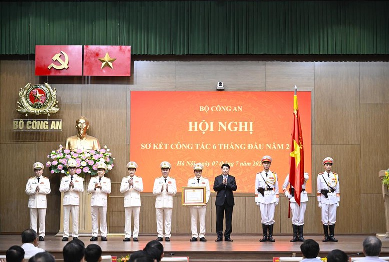 Chủ tịch nước Lương Cường: Không để bỏ trống, điểm mù, vùng lõm địa bàn tội phạm- Ảnh 2.
