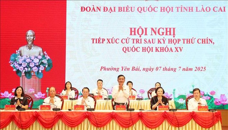 Thường trực Ban Bí thư Trần Cẩm Tú tiếp xúc cử tri tại Lào Cai- Ảnh 1.
