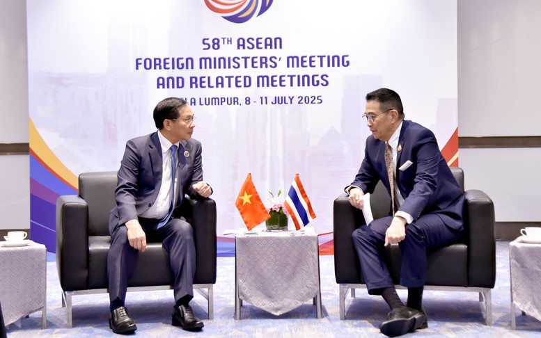 Phó Thủ tướng, Bộ trưởng Ngoại giao Bùi Thanh Sơn gặp Bộ trưởng Ngoại giao Thái Lan