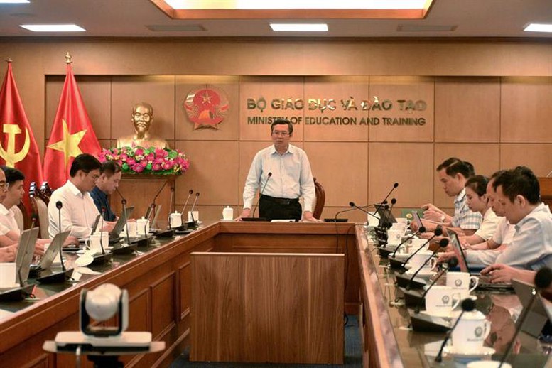 Ngành Giáo dục thúc đẩy “Bình dân học vụ số”- Ảnh 1.