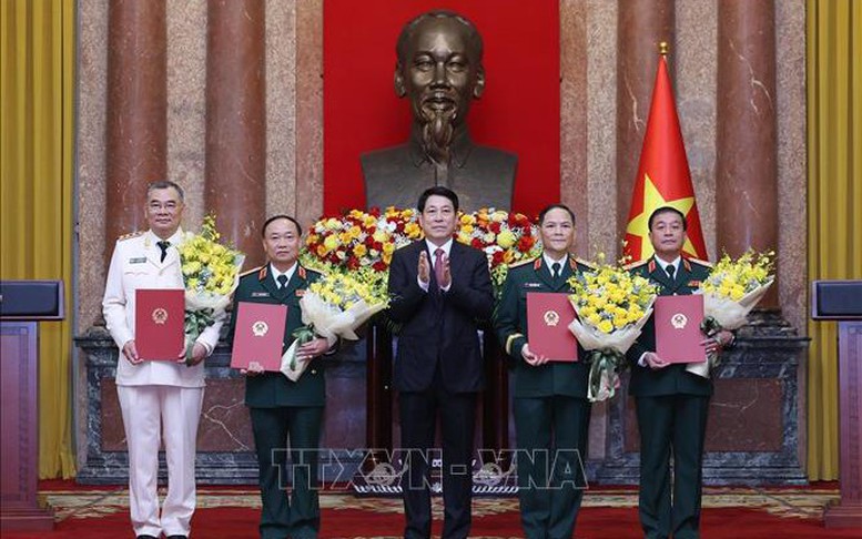Bốn sĩ quan cấp cao quân đội và công an được thăng quân hàm, cấp bậc hàm Thượng tướng