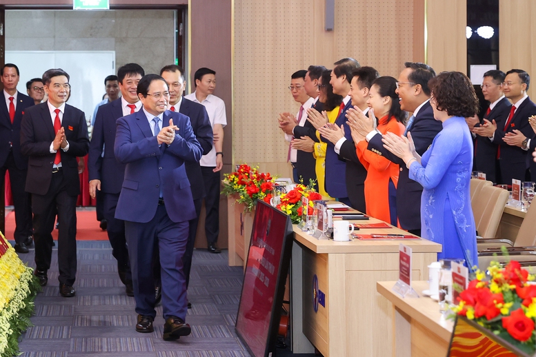 Thủ tướng: Bảo đảm đủ điện cho tăng trưởng 2 con số và tránh các cú sốc về giá- Ảnh 1. Thủ tướng: Bảo đảm đủ điện cho tăng trưởng 2 con số và tránh các cú sốc về giá- Ảnh 1.