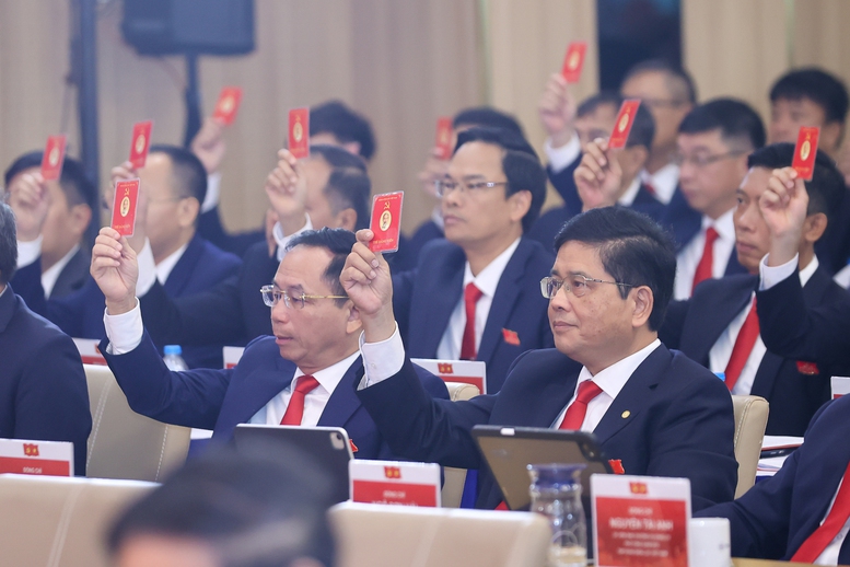 Thủ tướng: Bảo đảm đủ điện cho tăng trưởng 2 con số và tránh các cú sốc về giá- Ảnh 6. Thủ tướng: Bảo đảm đủ điện cho tăng trưởng 2 con số và tránh các cú sốc về giá- Ảnh 6.