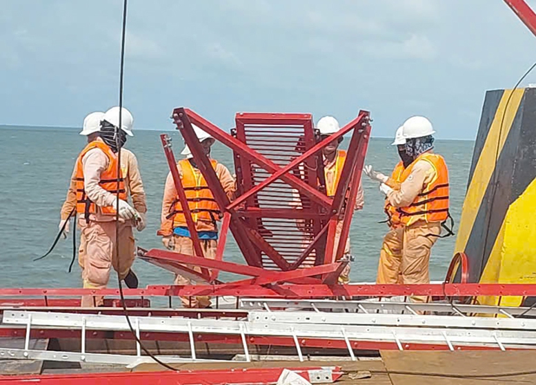 EVNNPT tăng cường lực lượng, tiếp sức cho dự án cấp điện ra Côn Đảo- Ảnh 5.