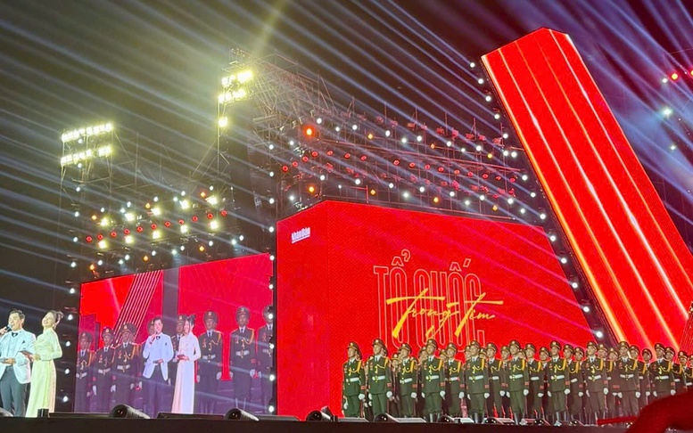 Concert 'Tổ quốc trong tim': Mang ấn tượng mạnh mẽ và xúc động tới hơn 50.000 khán giả
