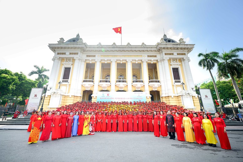 Nỗ lực định vị Áo dài như thương hiệu văn hoá quốc gia đối với bạn bè quốc tế- Ảnh 4.
