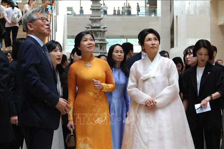 Phu nhân Ngô Phương Ly thăm Bảo tàng Quốc gia Hàn Quốc