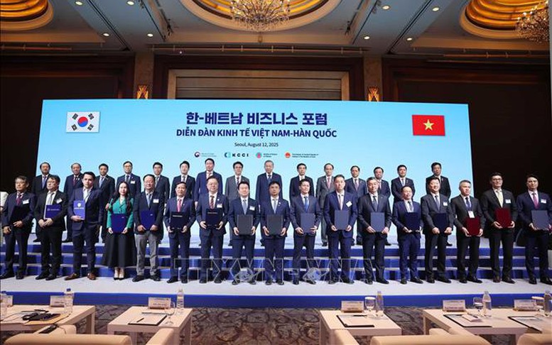 Tổng Bí thư Tô Lâm và Thủ tướng Hàn Quốc chứng kiến lễ trao các thỏa thuận hợp tác