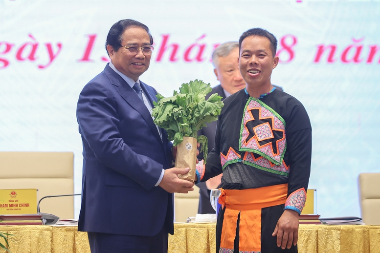 Thủ tướng: Có chính sách ưu tiên, nguồn lực ưu tiên, tín dụng ưu tiên với vùng đồng bào dân tộc thiểu số và miền núi- Ảnh 10.