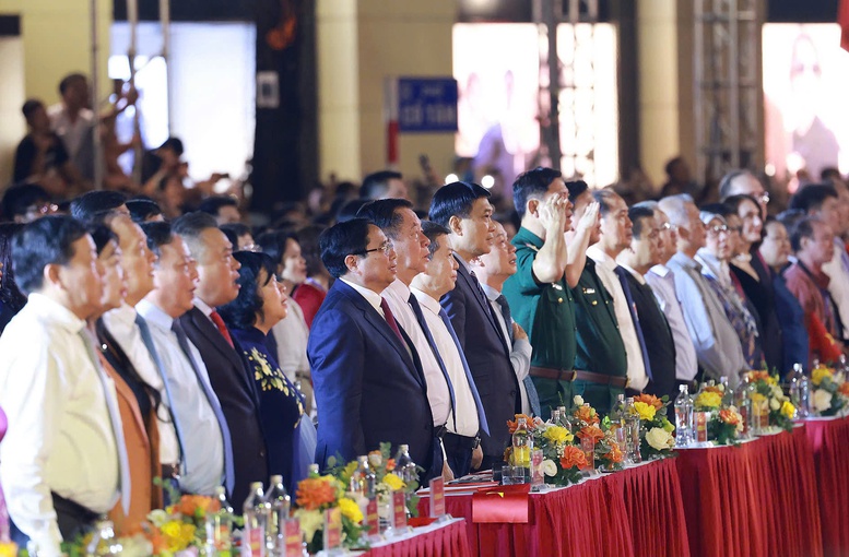 Chương trình nghệ thuật đặc biệt 'Hà Nội - Từ mùa thu lịch sử năm 1945'- Ảnh 2.