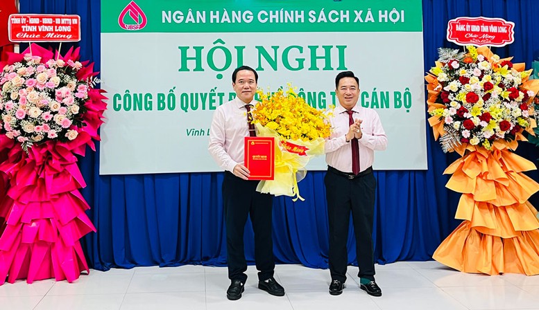 Ông Lê Hoàng Phi giữ chức Giám đốc chi nhánh Ngân hàng Chính sách xã hội tỉnh Vĩnh Long- Ảnh 1.