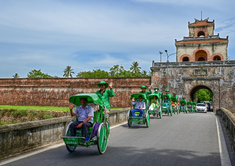 Đến Huế trải nghiệm dịch vụ Grab xích lô- Ảnh 1.